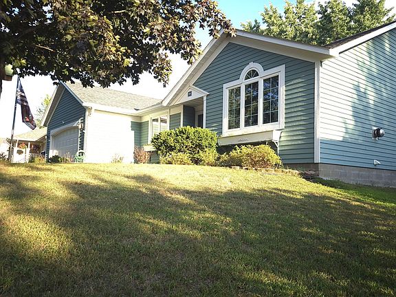 3rd image of 906 21st St SE