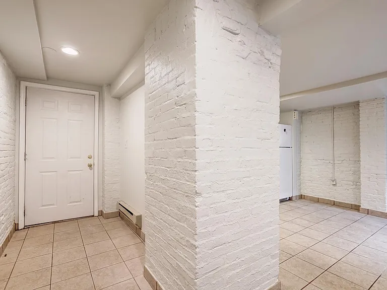 904 French St NW #2 — Photo 7