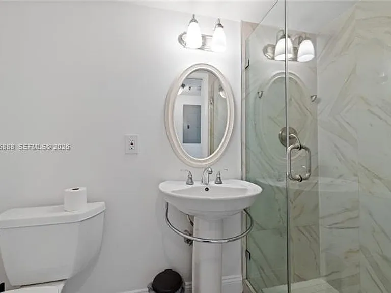 1621 Collins Avenue Cu #908 — Photo 31