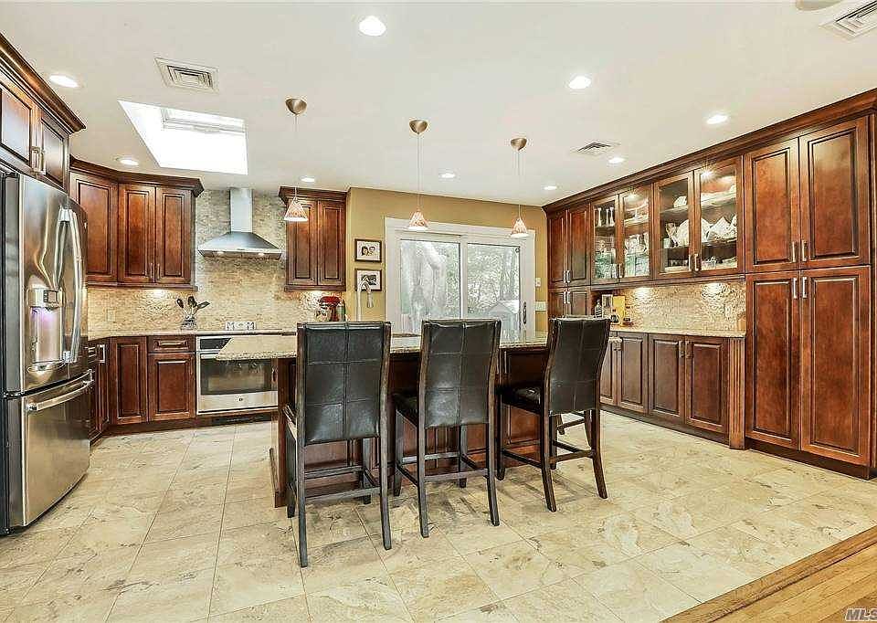 1st image of 77 Jenkins Ave