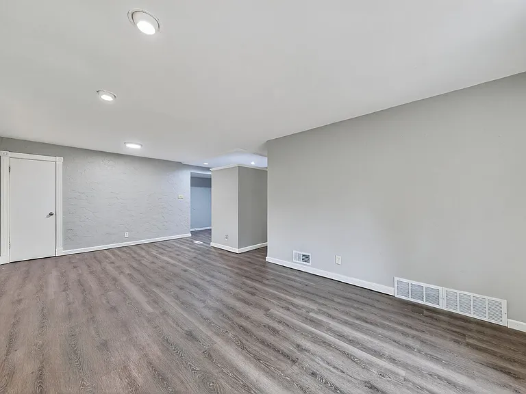 120 McAlpine Dr — Photo 13