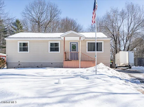 38 Red Oak Lane, Ballston Spa, NY 12020