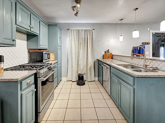 4th image of 1210 Golf Course Rd