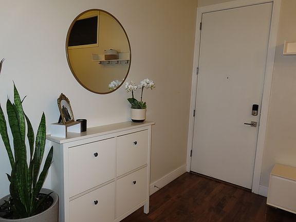 4th image of 2441 N Broadway Unit 204