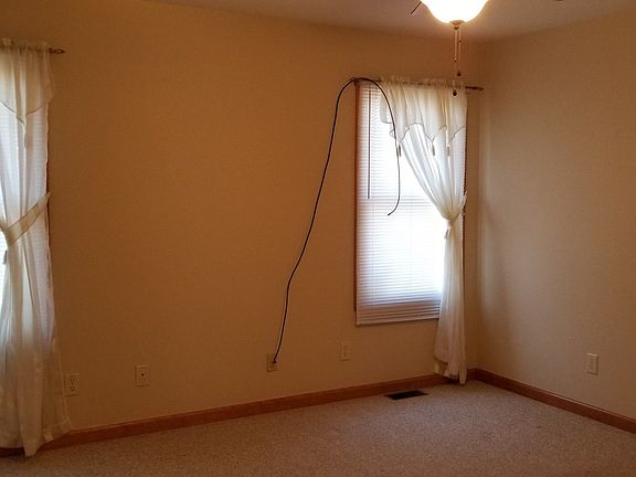 4th image of 29647 Lehigh Dr