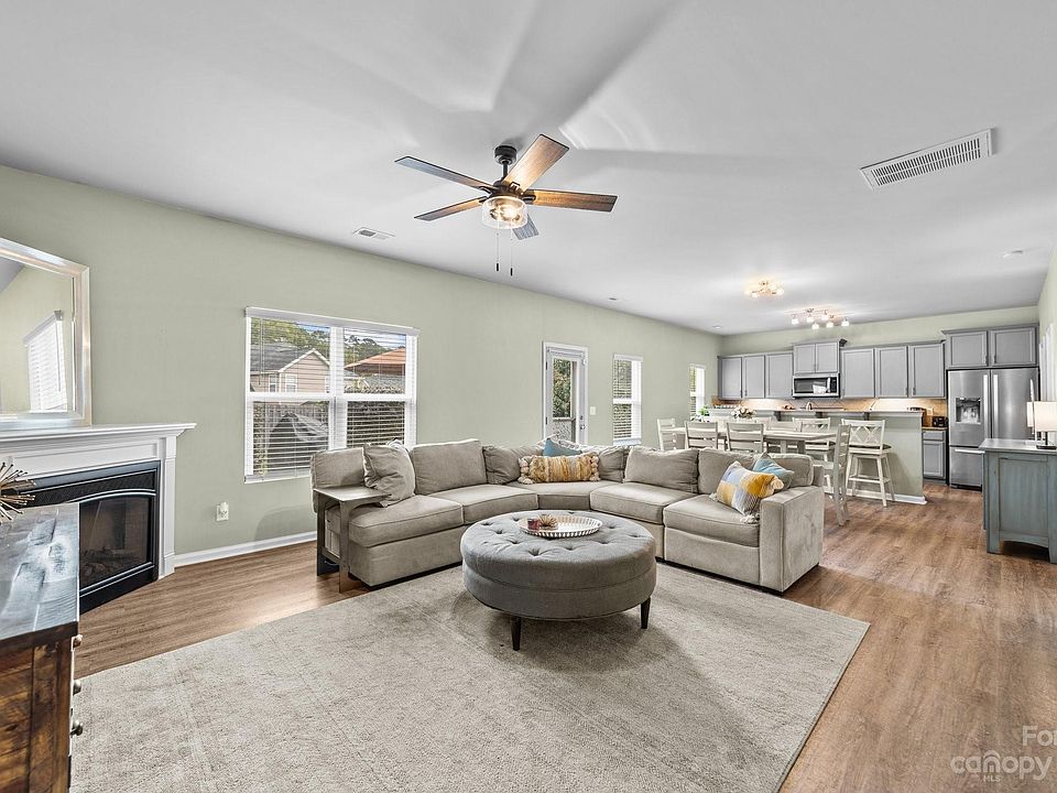 1st image of 5324 Colonial Garden Dr