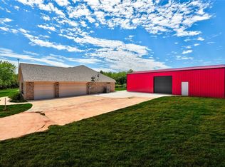 9633 N Harrah Rd, Harrah, OK 73045
