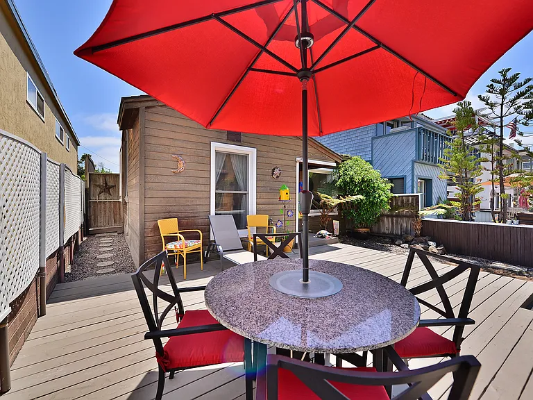 737 Devon Ct — Photo 3