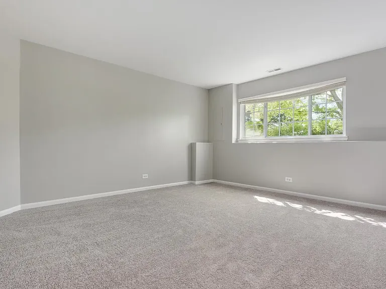 400 Cary Woods Cir — Photo 15