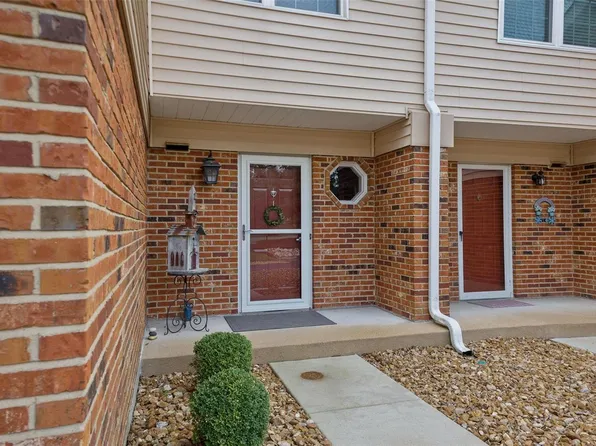 1429 Tahoe Valley Ct, Ballwin, MO 63021