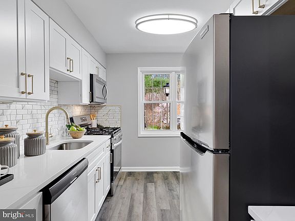 5th image of 740 College Pkwy #7