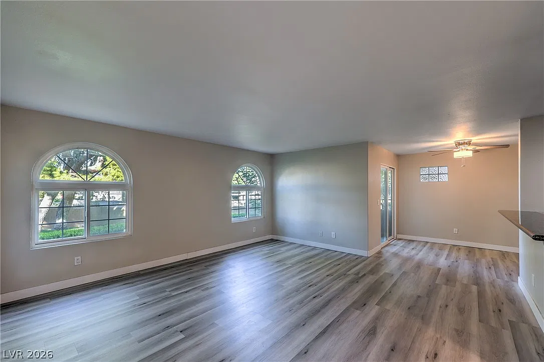 2 bed, 2.0 bath, 981 sqft, $1,430 — Photo 4