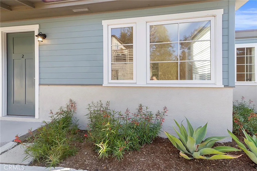 1 bed, 375 sqft, $2,600 — Photo 1