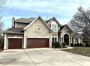 705 SW Trailpark Dr, Lees Summit, MO 64081