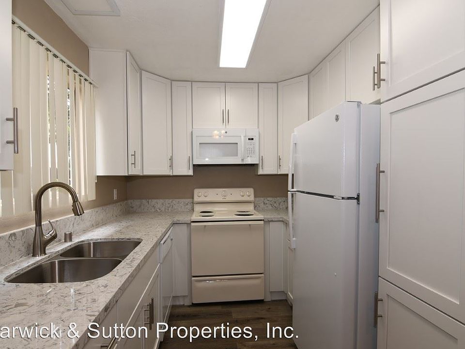 1st image of 946 S Mollison Ave APT 3
