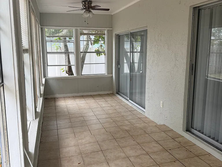 322 Montgomery Ave — Photo 16
