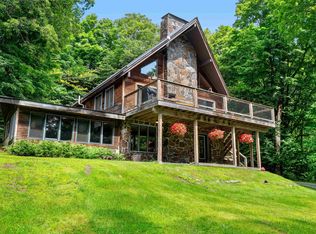 761 White Gates Ln, Stowe, VT 05672