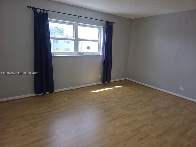 320 NE 12th Ave #703 — Photo 16