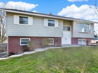 1137 Nissley Rd, Lancaster, PA 17601