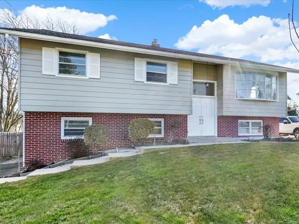 1137 Nissley Rd, Lancaster, PA 17601