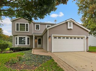 4018 W Prestwick St, McHenry, IL 60050