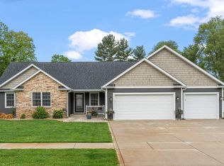 202 Ironwood St SW, Demotte, IN 46310