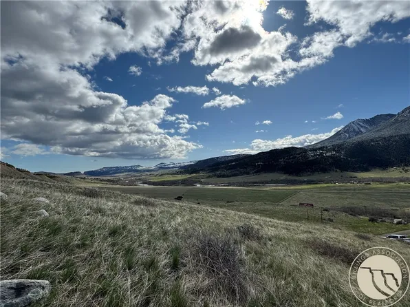 12 Elk Park Trl, Nye, MT 59061