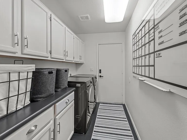 3001 E Redwood Ln — Photo 23