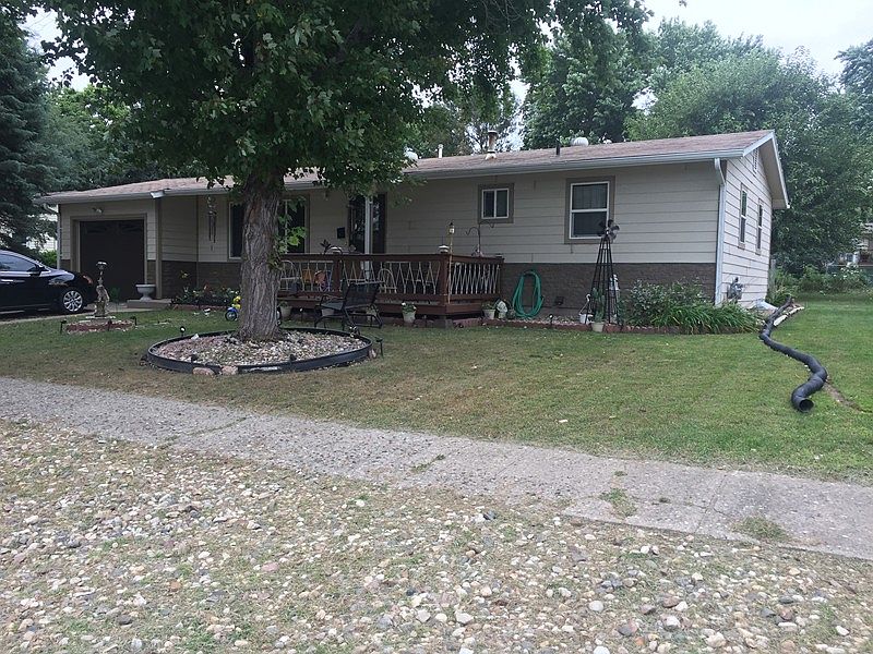 1st image of 612 E 15th St