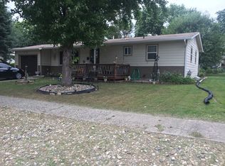612 E 15th St, Yankton, SD 57078