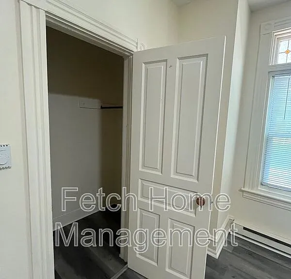 736 E King St #3 — Photo 2