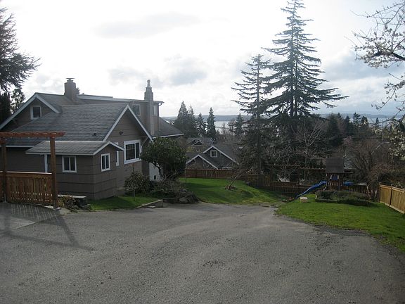 Bottom of dead-end street