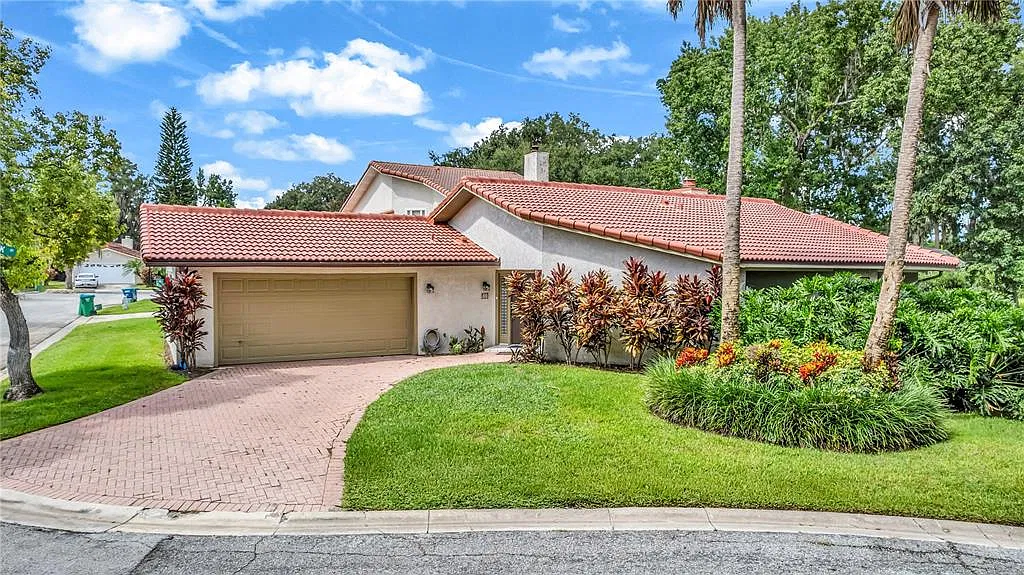 3 bed, 2.5 bath, 1695 sqft, $2,750 — Photo 2