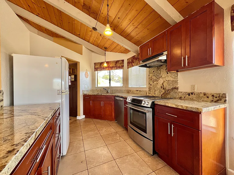 463 Sea Horse Dr — Photo 9