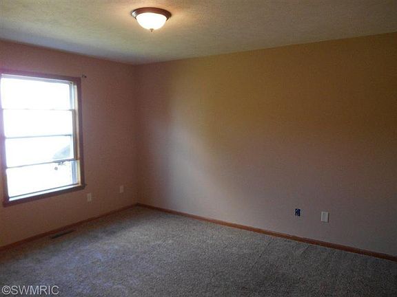 5th image of 11353 Stonehedge Dr