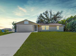 302 NW 5th Ter, Cape Coral, FL 33993