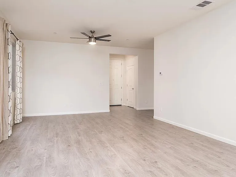 10890 Arrington Dr — Photo 20