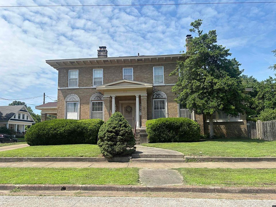 1st image of 214 3rd St