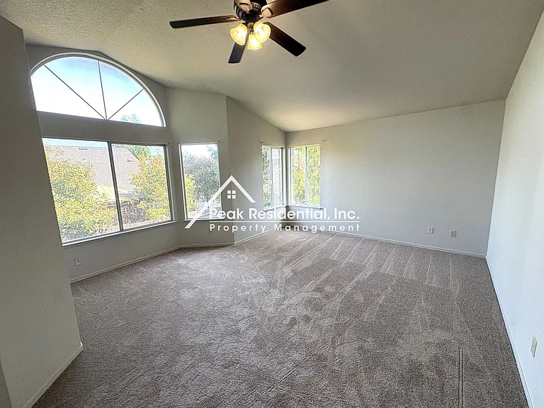 5621 Summit Dr — Photo 19
