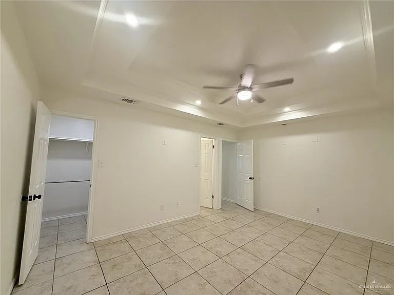 2400 E Brazil St — Photo 17