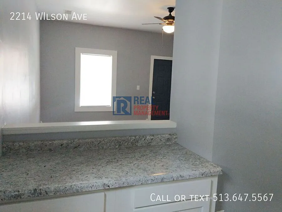 Updated 1 Br 1 Ba in Park Hill Neighborhood — Photo 4