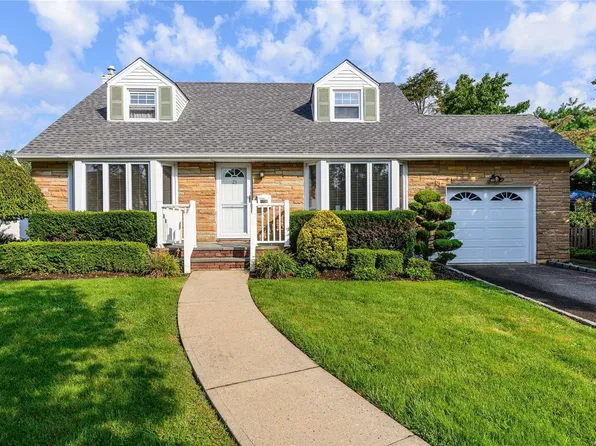 23 Midtown Road, Carle Place, NY 11514