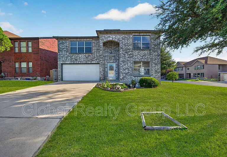 7702 Fairton Pl — Photo 1