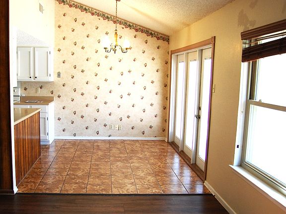 5th image of 1026 Warden St