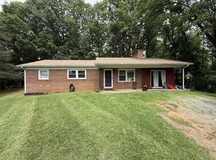 211 Stanley Dr, Galax, VA 24333