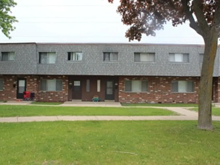 3237-3275B S 99th Ct #3301-3395A — Photo 1