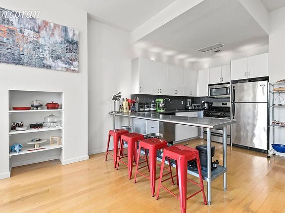 3rd image of 226 Stanhope St APT 3A