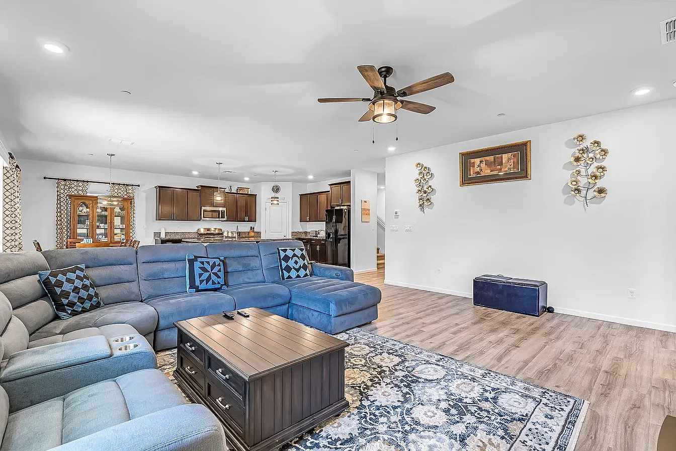 5 bed, 3.5 bath, 2797 sqft, $3,250 — Photo 3