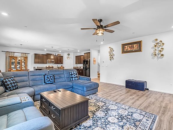 3rd image of 1239 Aspire Ave