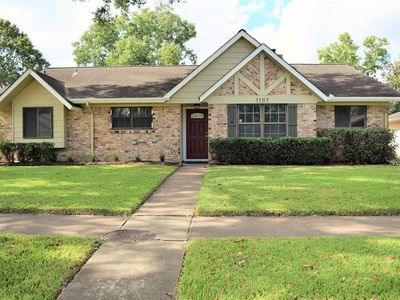 1107 Festival Dr, Houston, TX, 77062